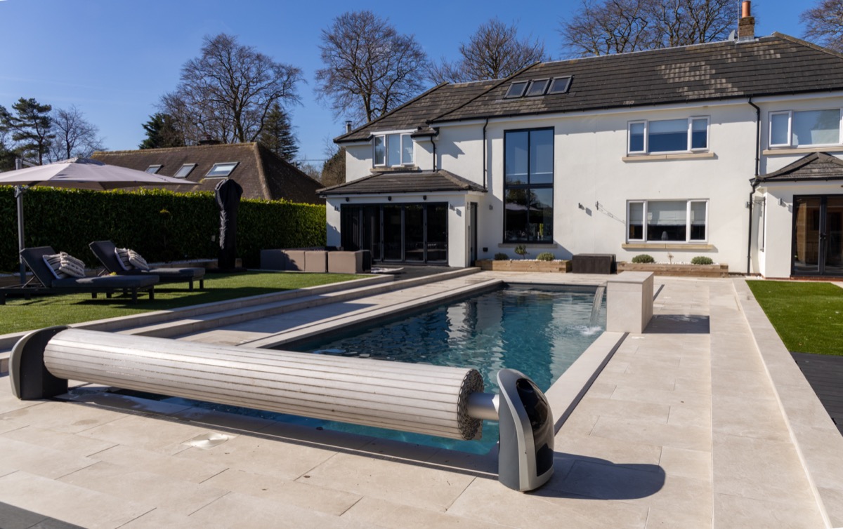 The Luxury House lounge