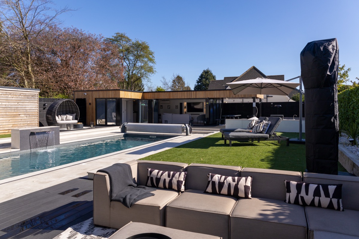 The Luxury House garden